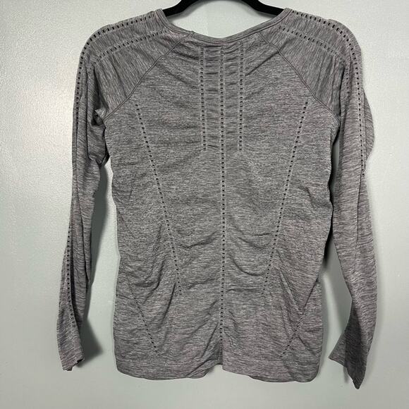 Athleta Foothill Heather Gray Long Sleeve Running Active Top Perforated Size XS - Picture 3 of 4